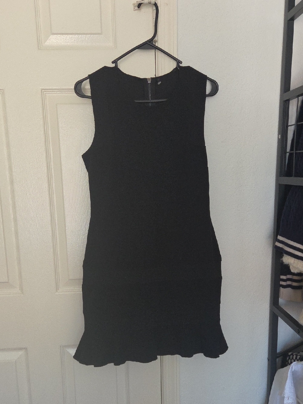 Source Unknown Black Sleeveless Mini Dress with Ruffle Hem